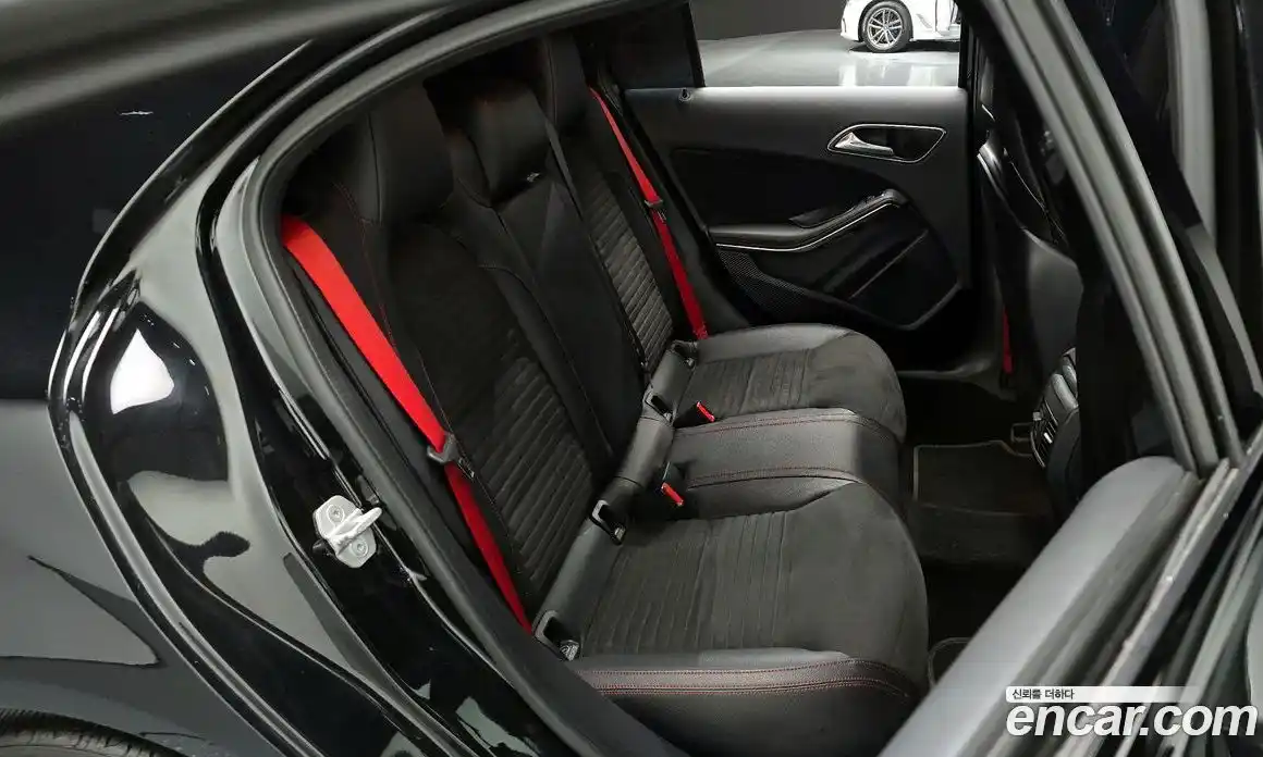 Mercedes-Benz A-Class 2018 2.0 Автомат в Москве № 543026, фото 12