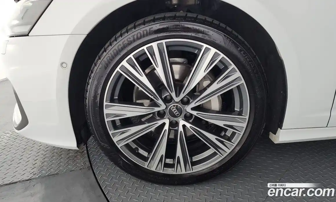 Audi A6 2023 2.0 Автомат в Москве № 543893, фото 4