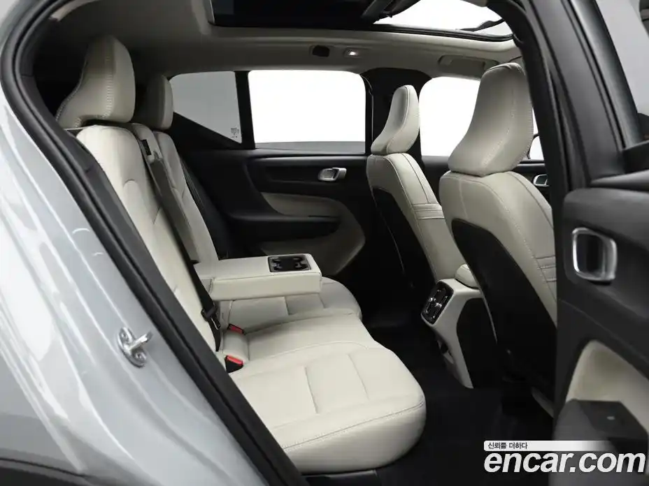 Volvo XC40 2025 2.0 Автомат в Москве № 544894, фото 12