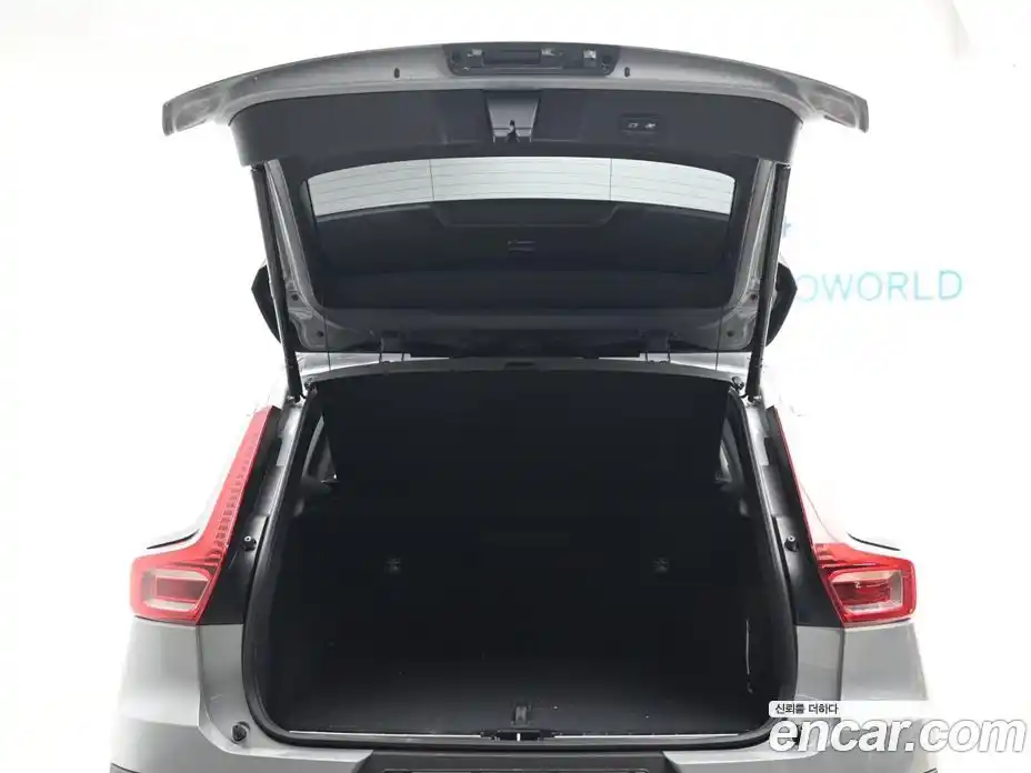 Volvo XC40 2025 2.0 Автомат в Москве № 544894, фото 20