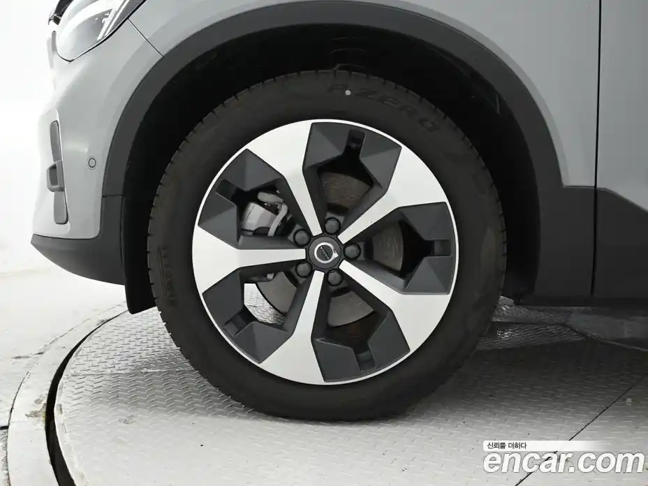 Volvo XC40 2025 2.0 Автомат в Москве № 544894, фото 5