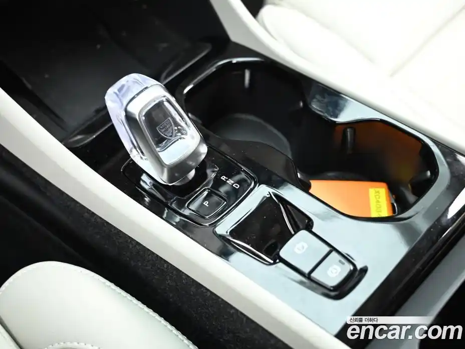 Volvo XC40 2025 2.0 Автомат в Москве № 544894, фото 9