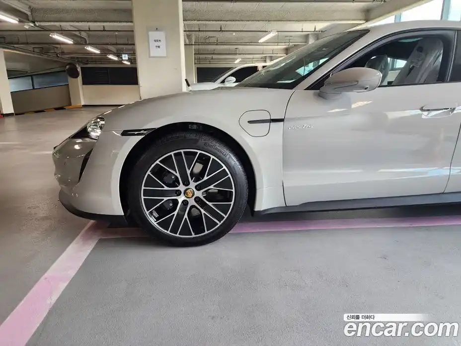 Porsche Taycan 2023 Автомат в Москве № 545977, фото 16