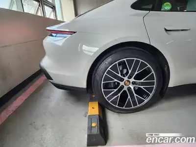 Porsche Taycan 2023 Автомат в Москве № 545977, миниатюра 4