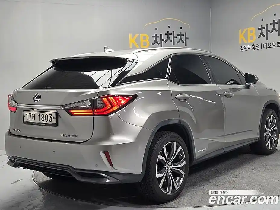 Lexus RX 2018 3.5 Автомат в Москве № 547175, фото 5