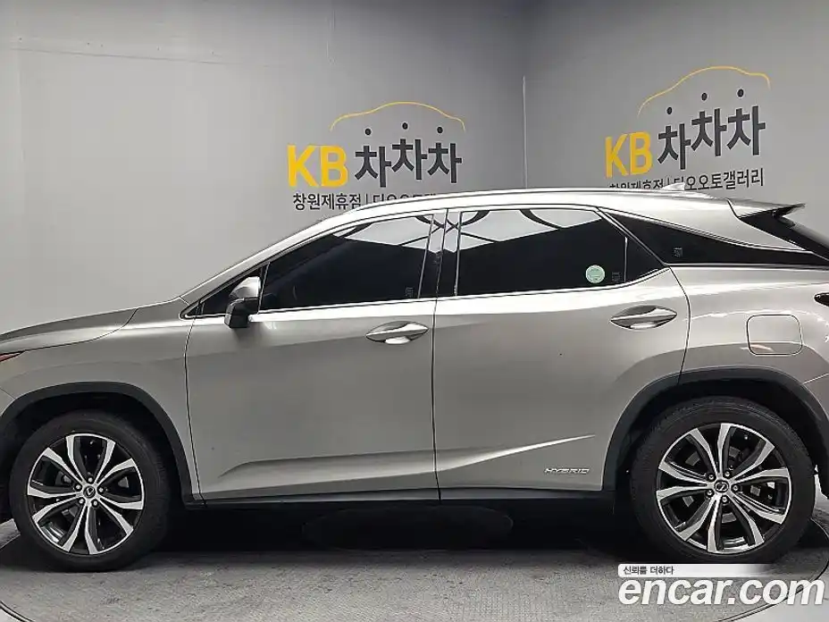 Lexus RX 2018 3.5 Автомат в Москве № 547175, фото 8