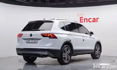 Volkswagen Tiguan 2018 2.0 Автомат в Москве № 547323, миниатюра 2
