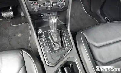 Volkswagen Tiguan 2018 2.0 Автомат в Москве № 547323, миниатюра 9