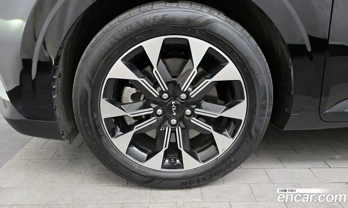 Kia Canival 2023 3.5 Автомат в Москве № 60660, фото 5