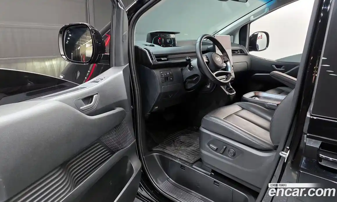 Hyundai Staria 2025 1.6 Автомат в Москве № 87044, фото 14