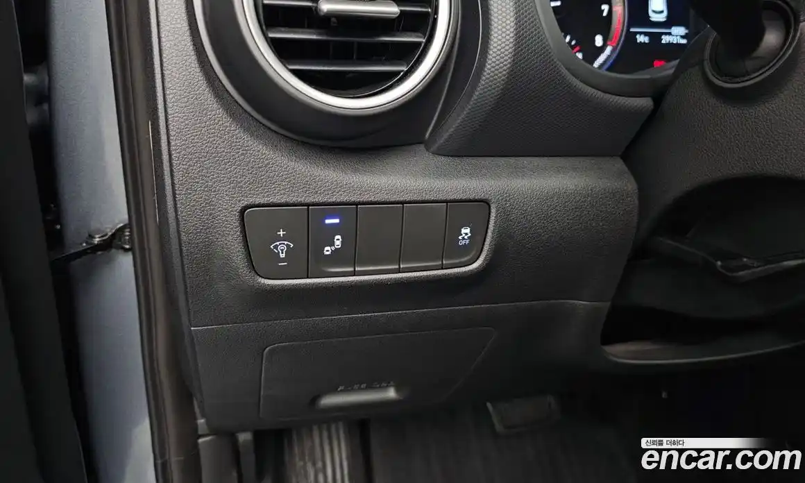 Hyundai Kona 2018 1.6 Автомат в Москве № 90789, фото 13