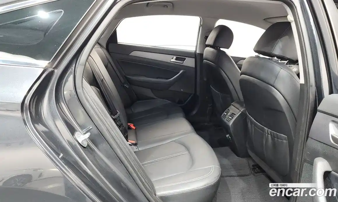 Hyundai Sonata 2018 2.0 Автомат в Москве № 123675, фото 12