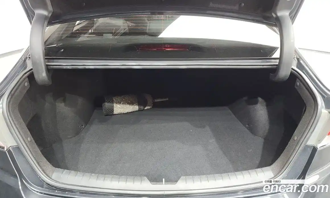 Hyundai Sonata 2018 2.0 Автомат в Москве № 123675, фото 20