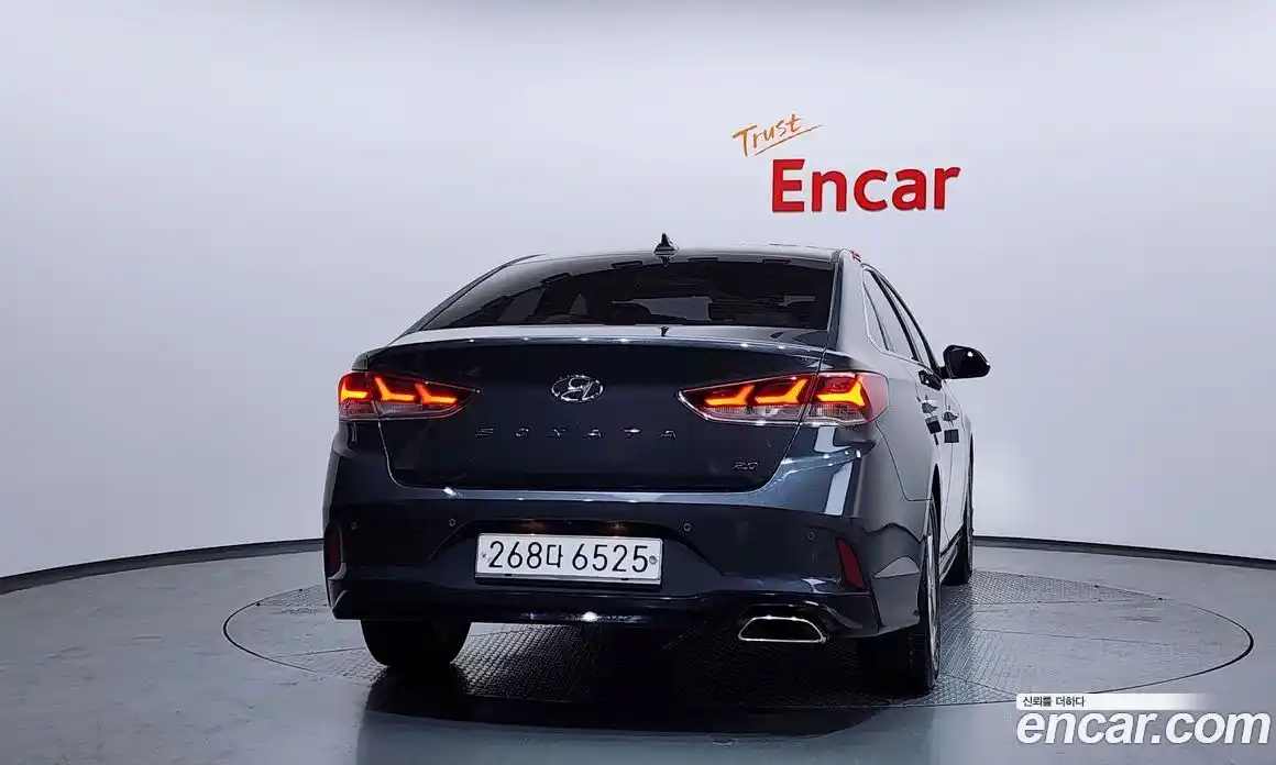 Hyundai Sonata 2018 2.0 Автомат в Москве № 123675, фото 4
