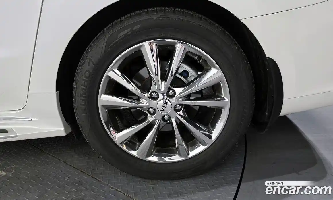 Kia Canival 2019 2.2 Автомат в Москве № 131895, фото 13