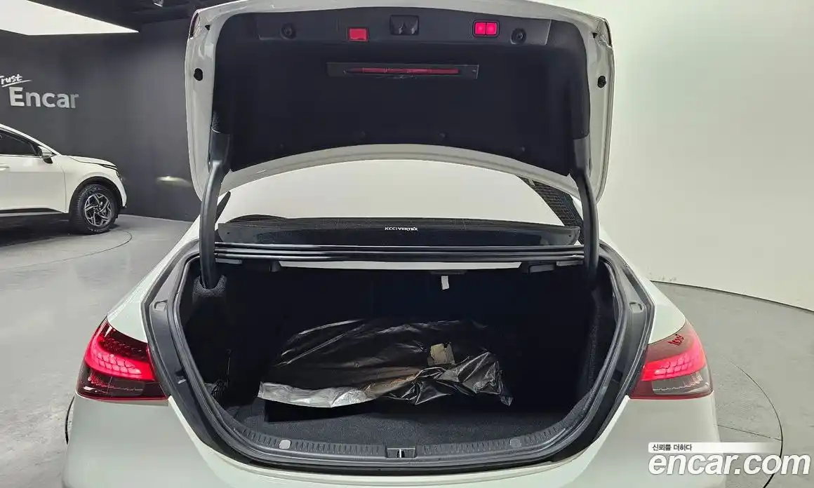 Mercedes-Benz E-Class 2021 2.0 Автомат в Москве № 140386, фото 17