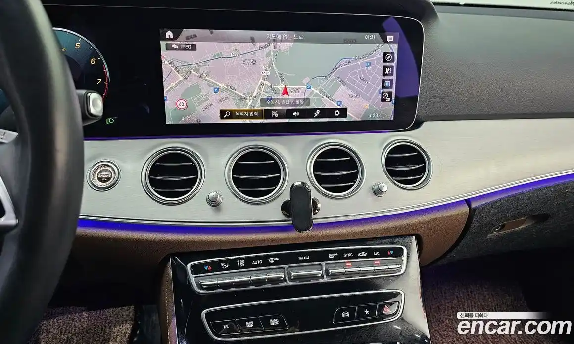 Mercedes-Benz E-Class 2021 2.0 Автомат в Москве № 140386, фото 3