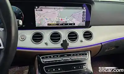 Mercedes-Benz E-Class 2021 2.0 Автомат в Москве № 140386, миниатюра 3