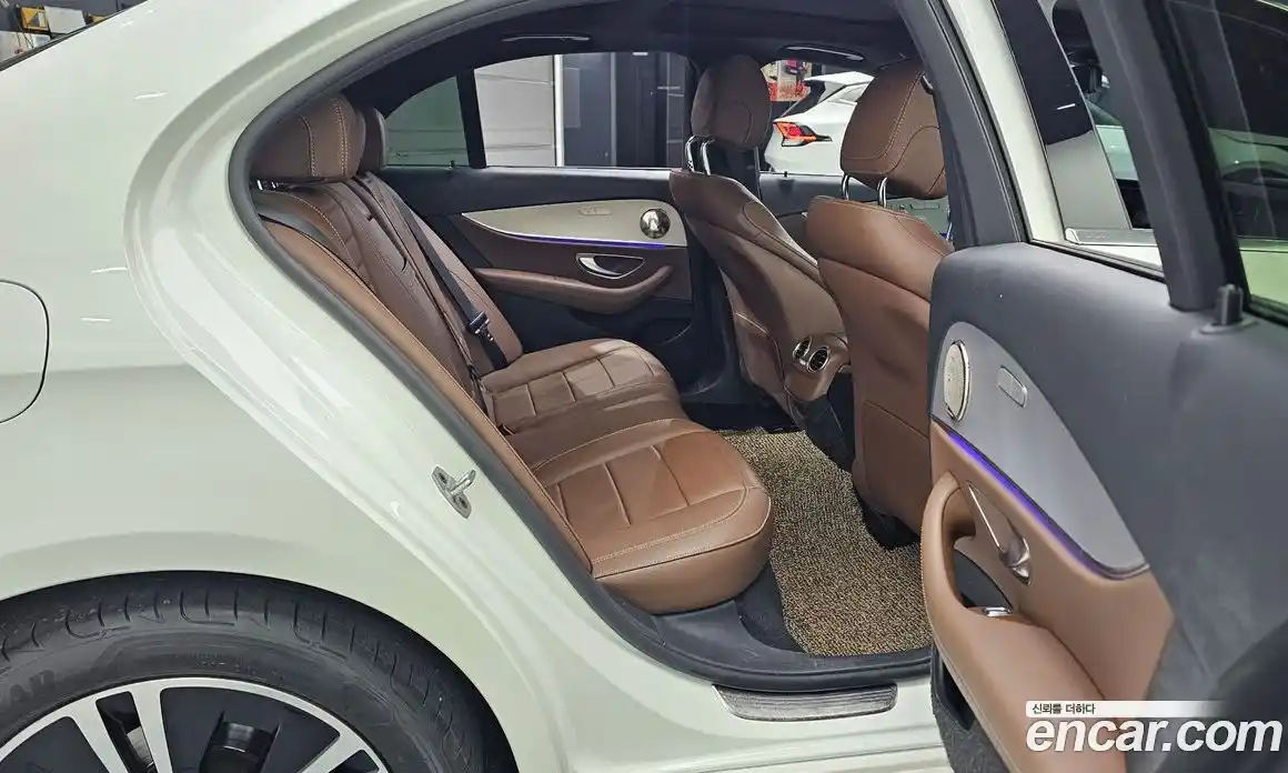 Mercedes-Benz E-Class 2021 2.0 Автомат в Москве № 140386, фото 5