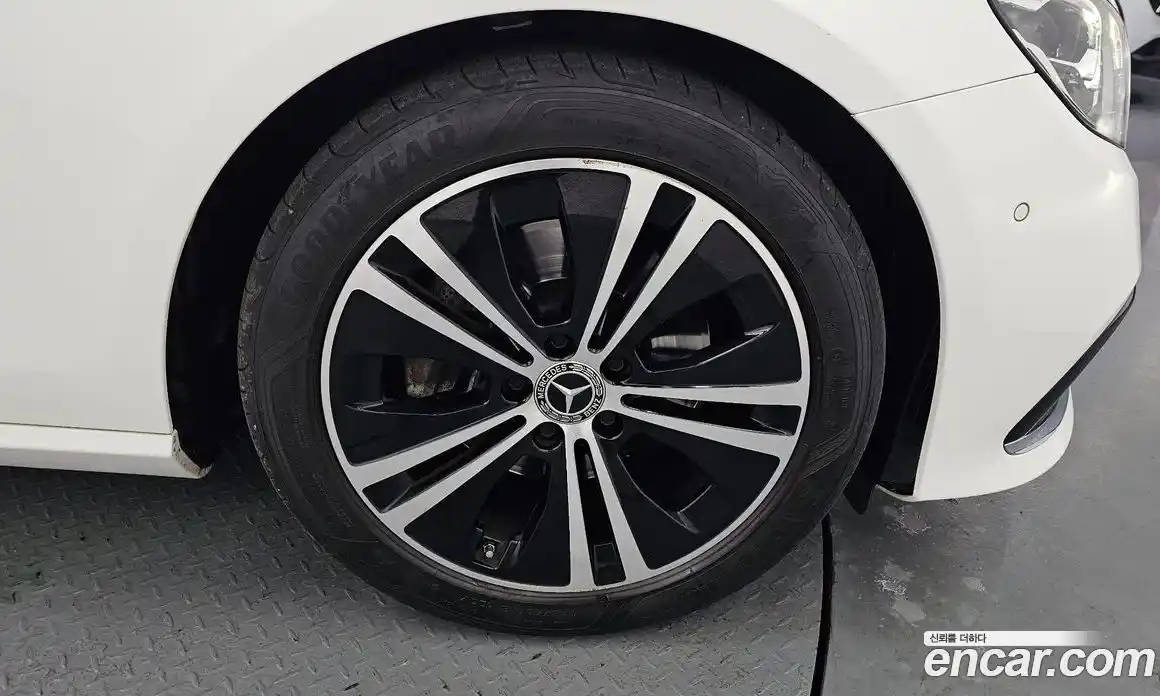 Mercedes-Benz E-Class 2021 2.0 Автомат в Москве № 140386, фото 7