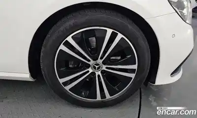 Mercedes-Benz E-Class 2021 2.0 Автомат в Москве № 140386, миниатюра 7