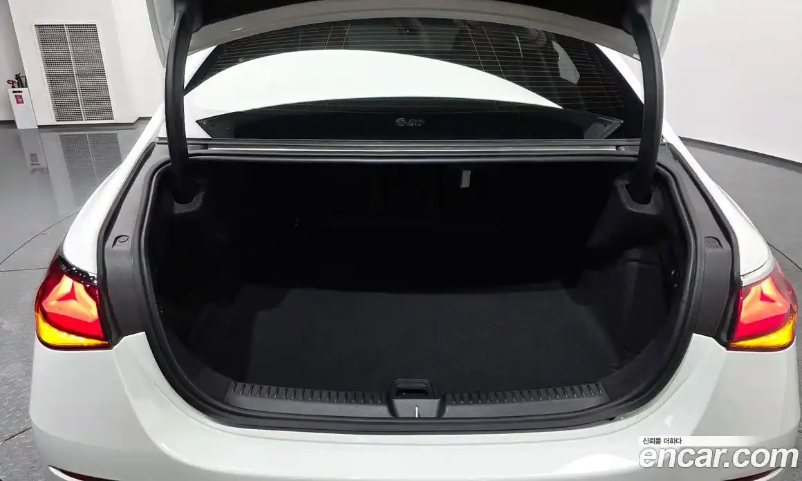 Mercedes-Benz E-Class 2024 2.0 Автомат в Москве № 140474, фото 9