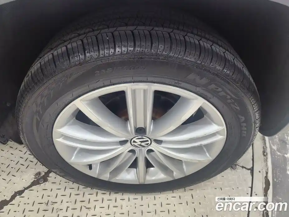 Volkswagen Tiguan 2012 2.0 Автомат в Москве № 146969, фото 20