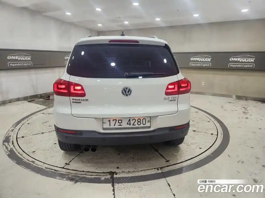 Volkswagen Tiguan 2012 2.0 Автомат в Москве № 146969, фото 5