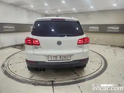 Volkswagen Tiguan 2012 2.0 Автомат в Москве № 146969, миниатюра 5