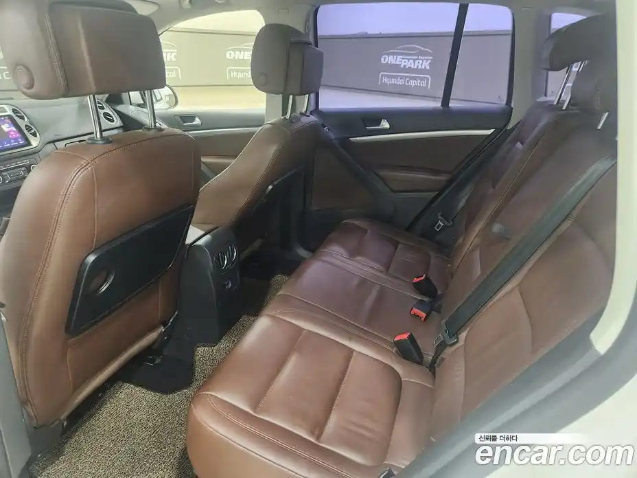 Volkswagen Tiguan 2012 2.0 Автомат в Москве № 146969, фото 7