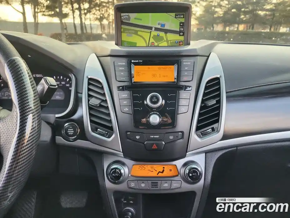 SsangYong Korando 2014 2.0 Автомат в Москве № 147421, фото 8