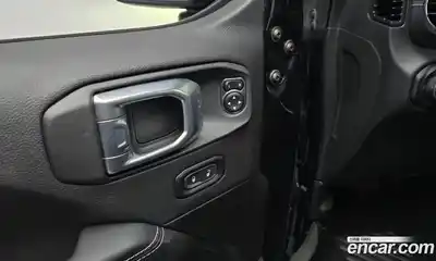 Jeep Wrangler 2023 2.0 Автомат в Москве № 150272, миниатюра 4