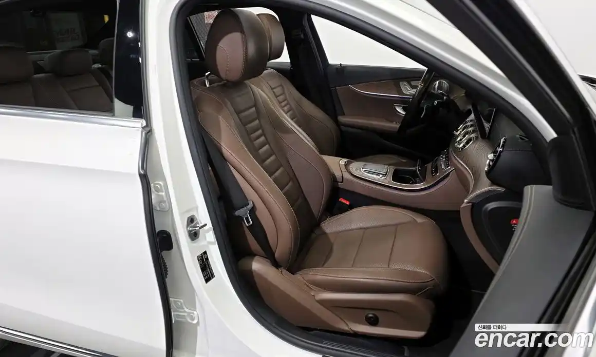 Mercedes-Benz E-Class 2021 2.0 Автомат в Москве № 160724, фото 13