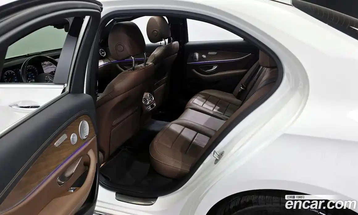 Mercedes-Benz E-Class 2021 2.0 Автомат в Москве № 160724, фото 16