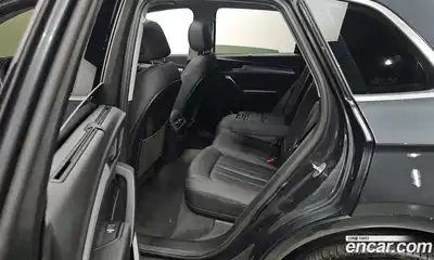 Audi Q5 2022 2.0 Автомат в Москве № 163070, миниатюра 2