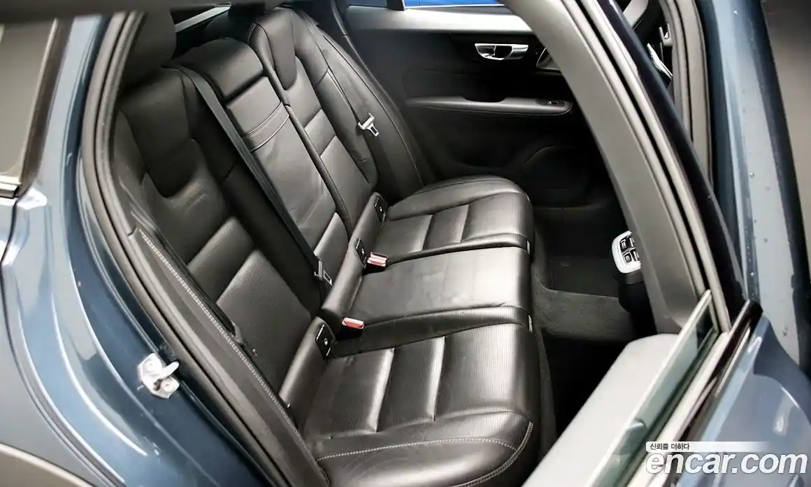 Volvo V60 2020 2.0 Автомат в Москве № 164831, фото 13