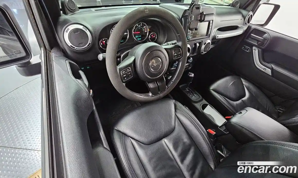 Jeep Wrangler 2014 2.8 Автомат в Москве № 169861, фото 14