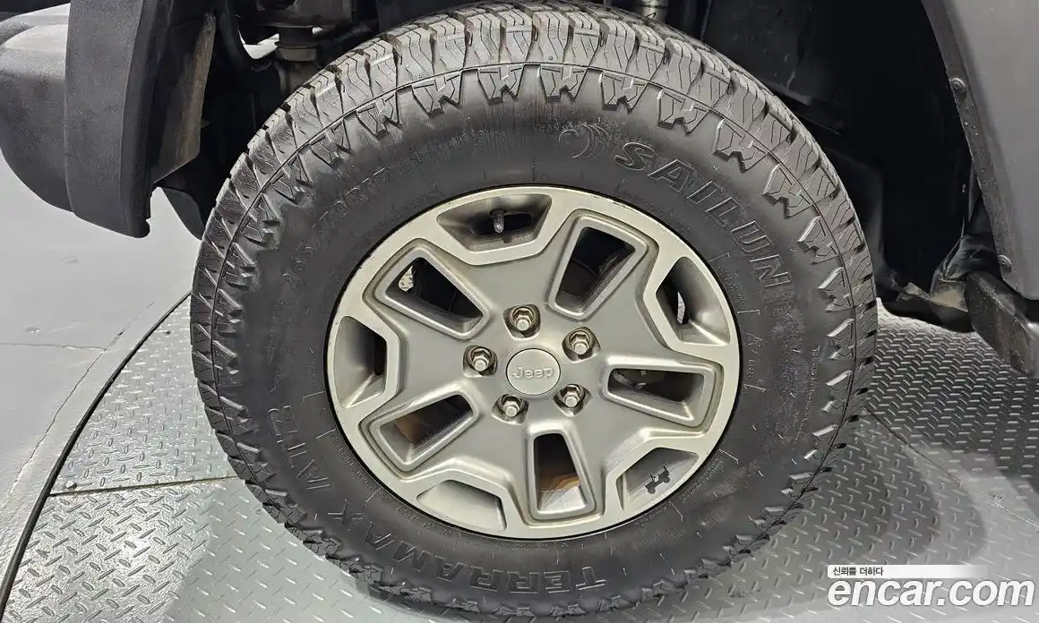 Jeep Wrangler 2014 2.8 Автомат в Москве № 169861, фото 18