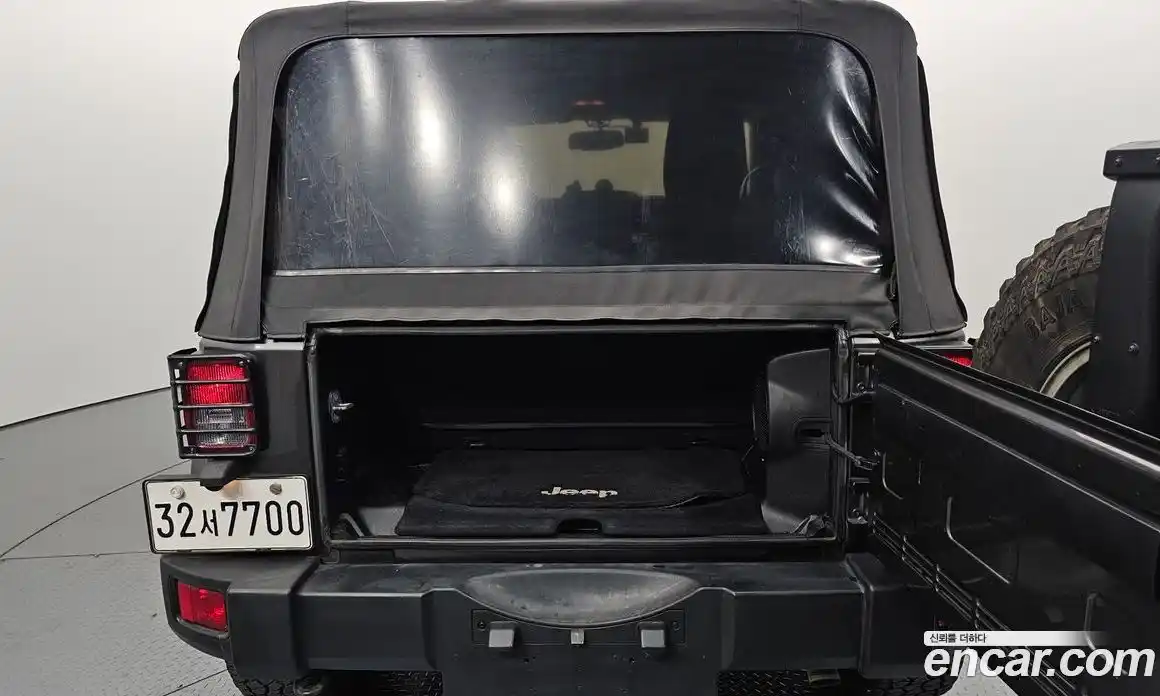 Jeep Wrangler 2014 2.8 Автомат в Москве № 169861, фото 10