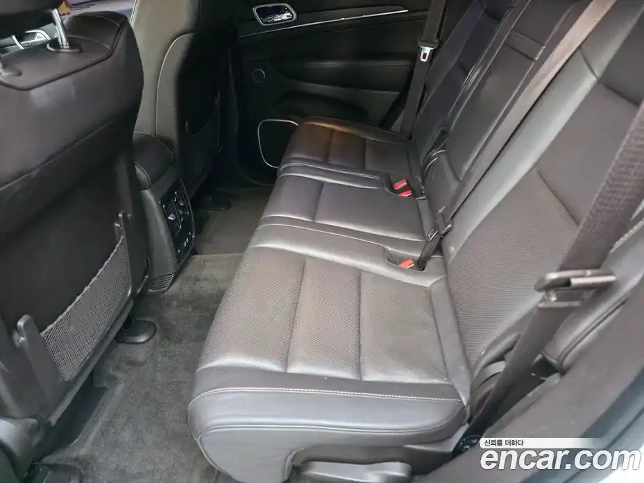 Jeep Cherokee 2018 3.0 Автомат в Москве № 170088, фото 11