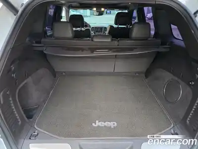 Jeep Cherokee 2018 3.0 Автомат в Москве № 170088, миниатюра 12