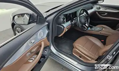 Mercedes-Benz E-Class 2021 2.0 Автомат в Москве № 177462, миниатюра 5