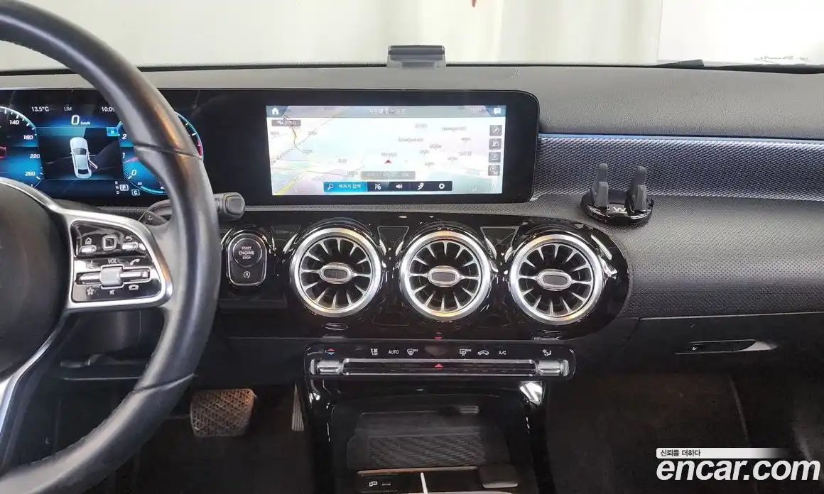 Mercedes-Benz A-Class 2021 2.0 Автомат в Москве № 194069, фото 14