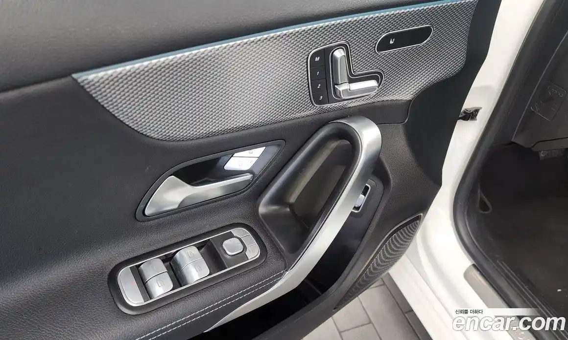 Mercedes-Benz A-Class 2021 2.0 Автомат в Москве № 194069, фото 18