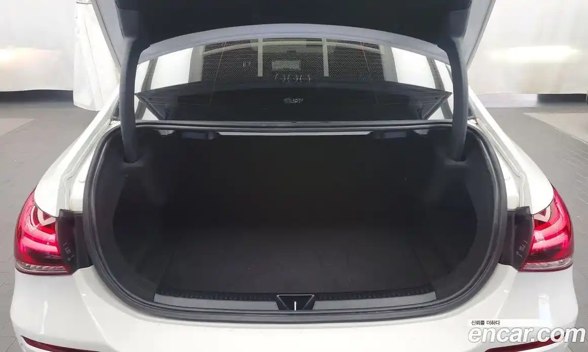 Mercedes-Benz A-Class 2021 2.0 Автомат в Москве № 194069, фото 20