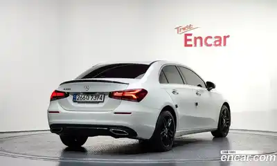 Mercedes-Benz A-Class 2021 2.0 Автомат в Москве № 194069, миниатюра 2