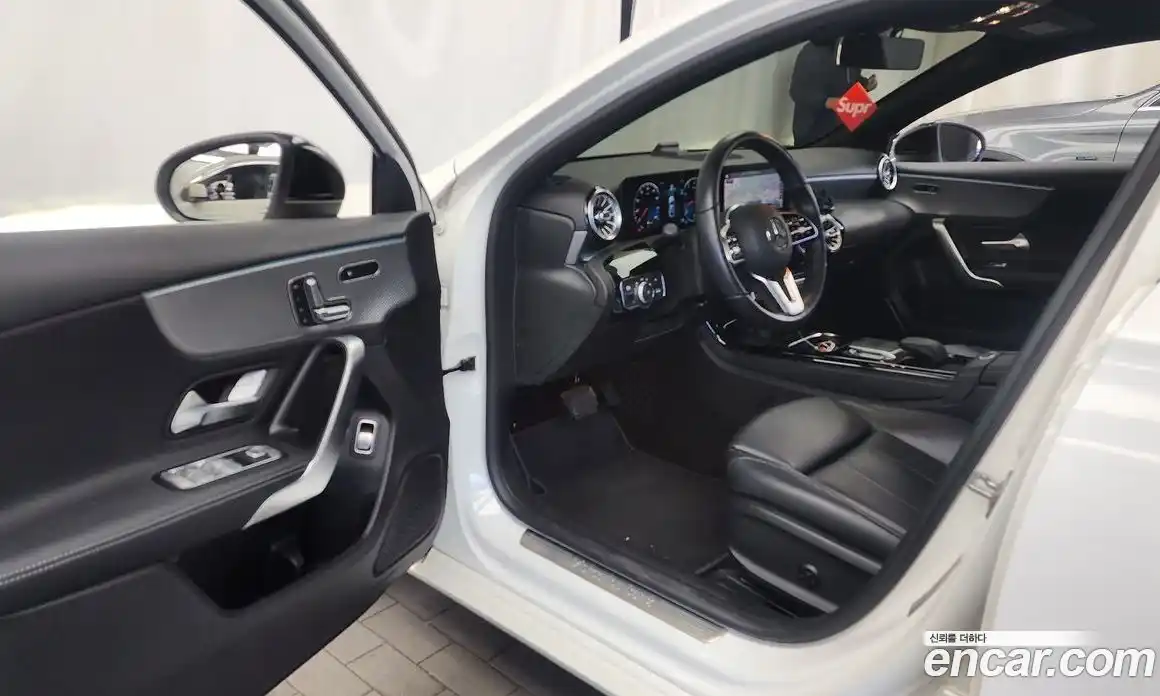 Mercedes-Benz A-Class 2021 2.0 Автомат в Москве № 194069, фото 10