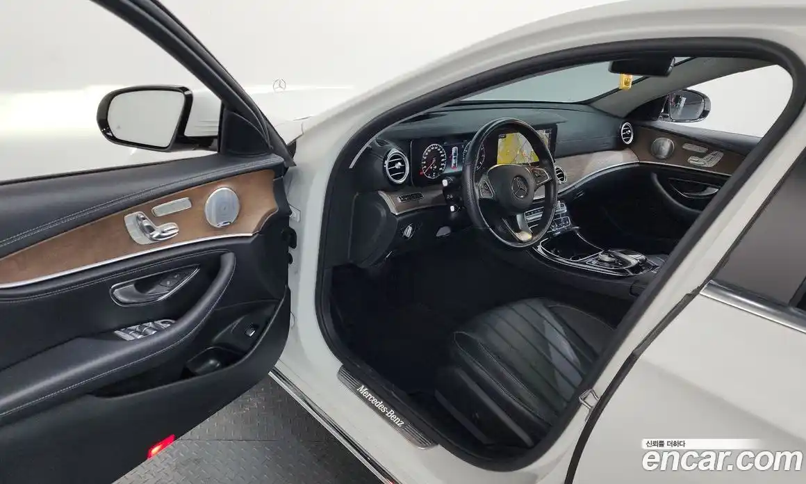 Mercedes-Benz E-Class 2018 2.0 Автомат в Москве № 194087, фото 13