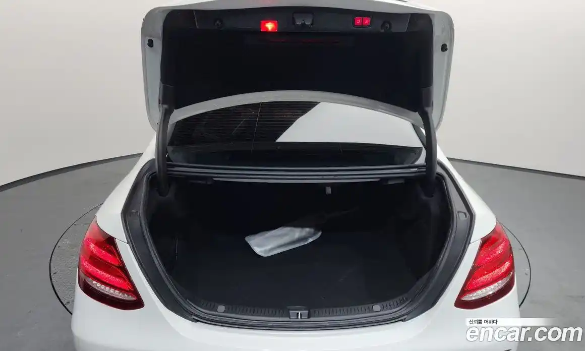 Mercedes-Benz E-Class 2018 2.0 Автомат в Москве № 194087, фото 18