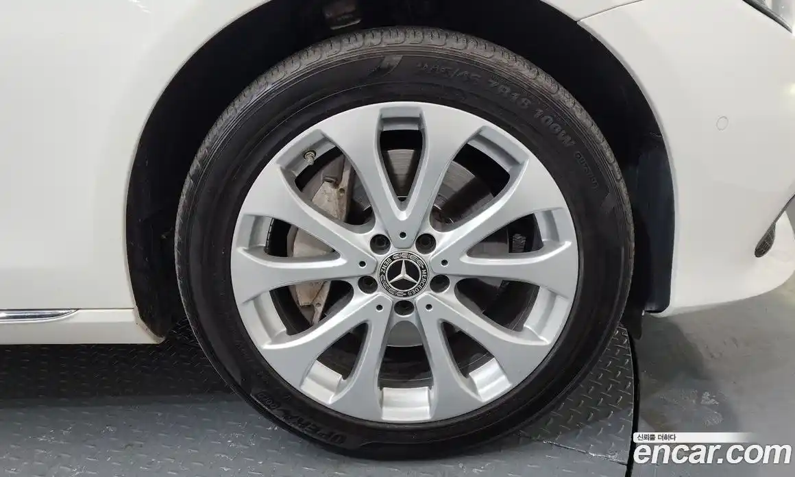 Mercedes-Benz E-Class 2018 2.0 Автомат в Москве № 194087, фото 20